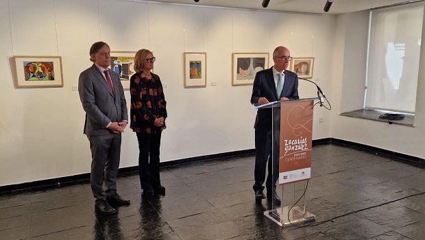 Inauguración exposición Dibujos de Zacarías González en Torre de los Anaya
