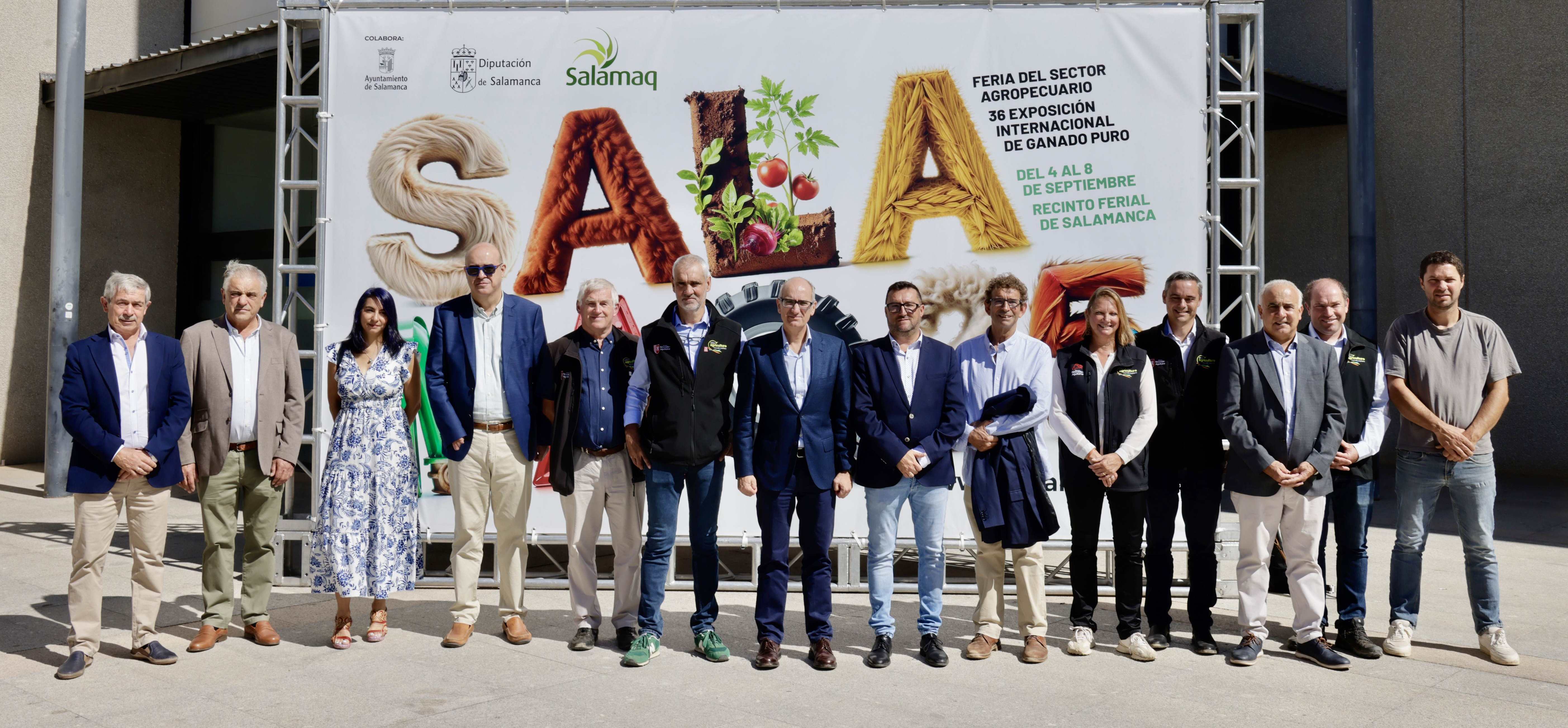 Foto de familia de autoridades y representantes de Nueva Aquitania.