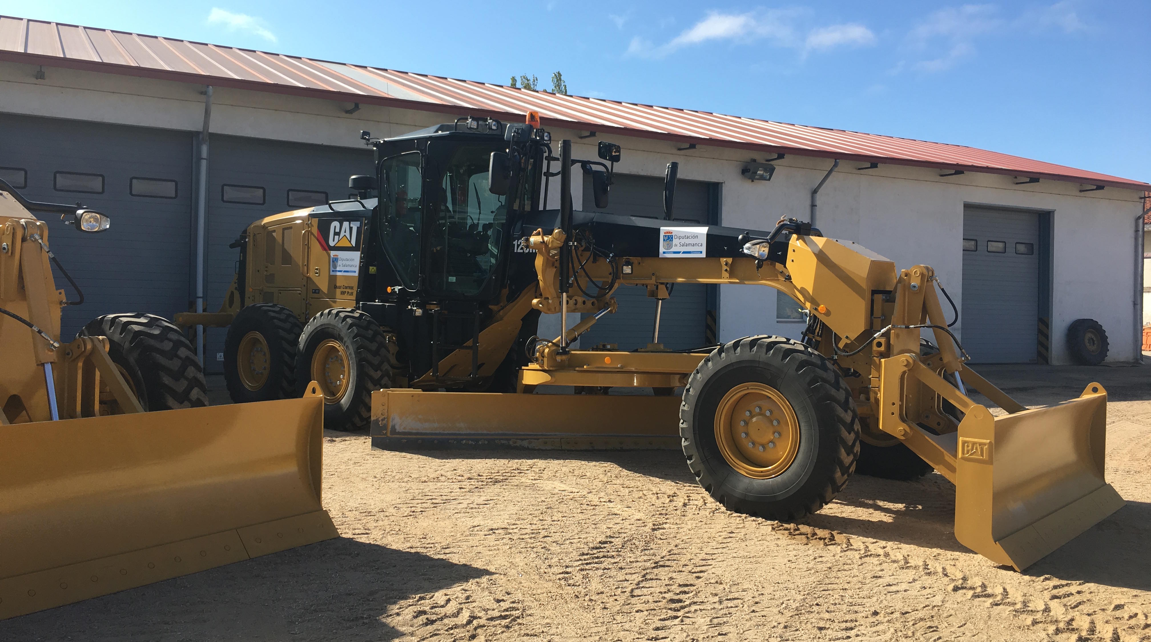 Foto maquinaria pesada en el parque de la Diputación