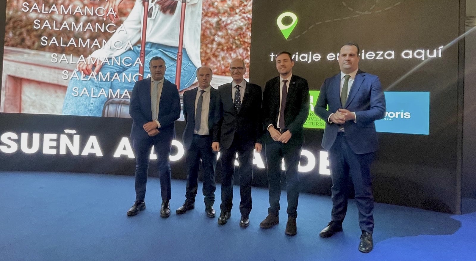 Foto de autoridades en la presentación 