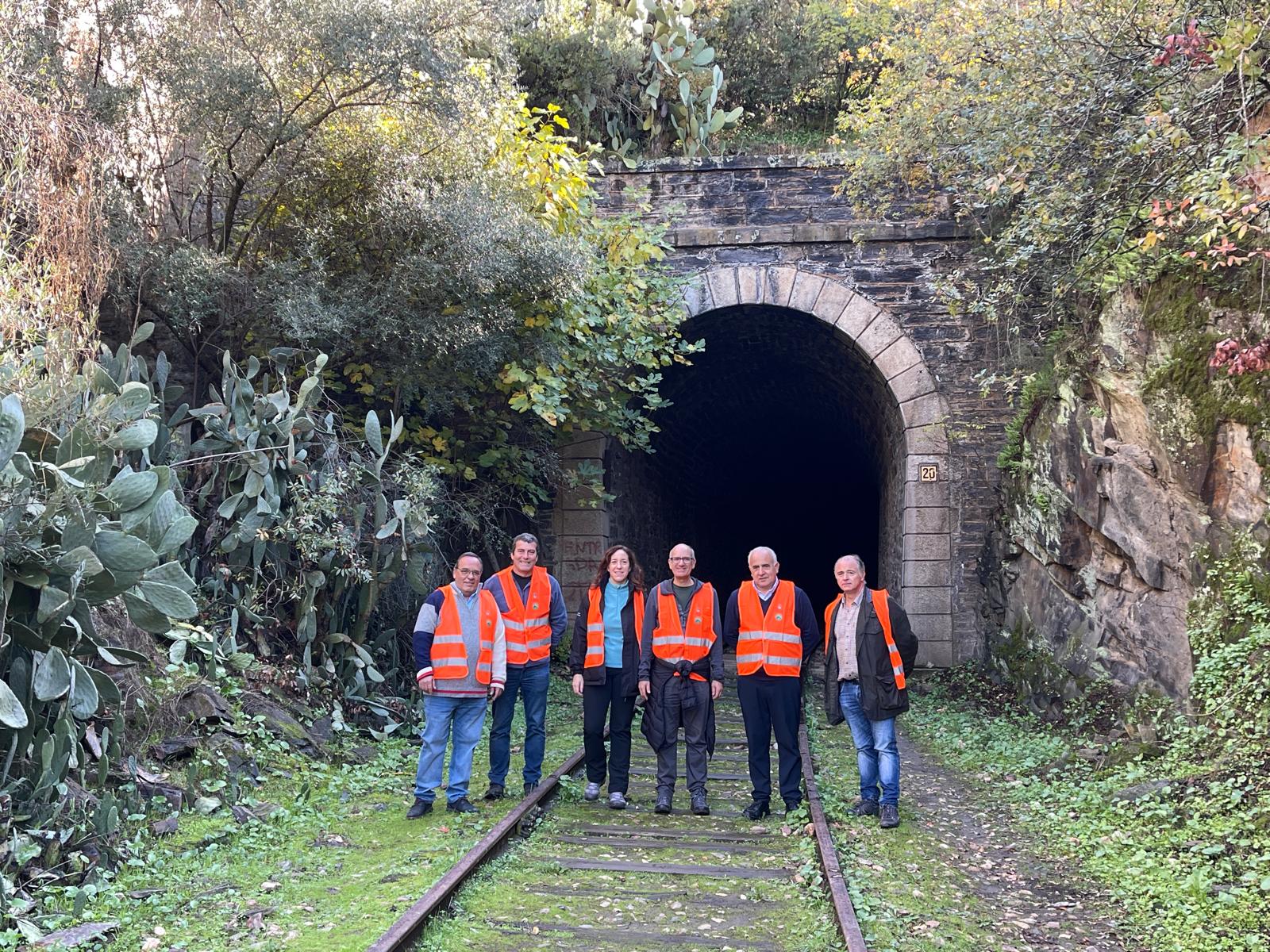 Presentación Ruta Corta Camino de Hierro (2) Presentación Ruta Corta Camino de Hierro (2)