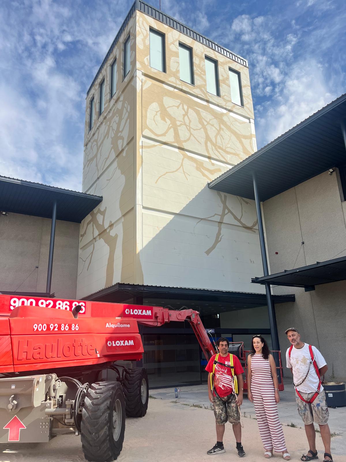 Mural Torre One Health Recinto Ferial